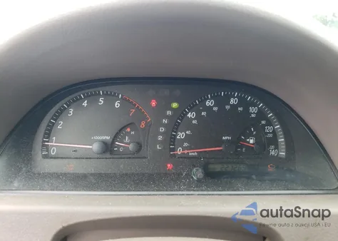 2004 Toyota Camry Le z USA, uszkodzony, nr VIN 4T1BE30K74U796902